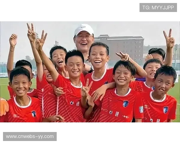 法国足球青训学院开放日,千名小球员接受选拔 法国足球青训学院开放日,千名小球员接受选拔